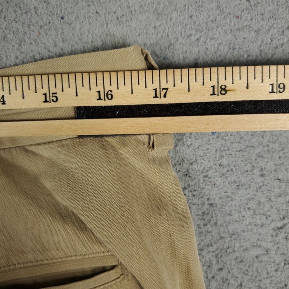 Tommy Bahama Beige Silk Rayon Pleated Casual Chinos Shorts Mens Size 34 - Picture 7 of 11